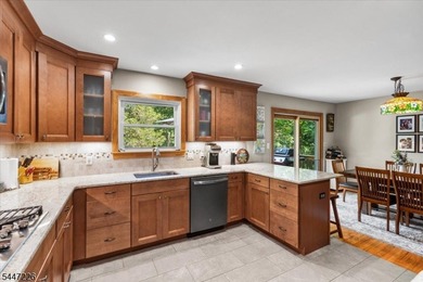 Updated & move-in ready: spacious, well-maintained 4-bedroom - photo 3