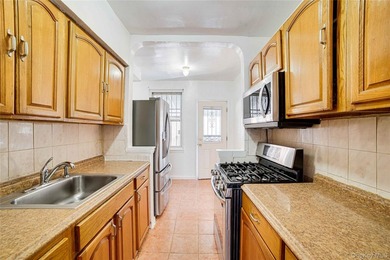 Great chance to own a semi-attached corner-lot duplex in the - photo 15