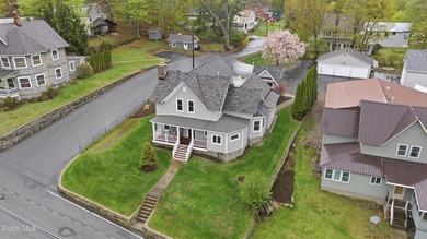 Spacious 5-bedroom, 3.5-bath home in the heart of Bolton - photo 20