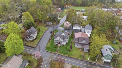 Spacious 5-bedroom, 3.5-bath home in the heart of Bolton - photo 21