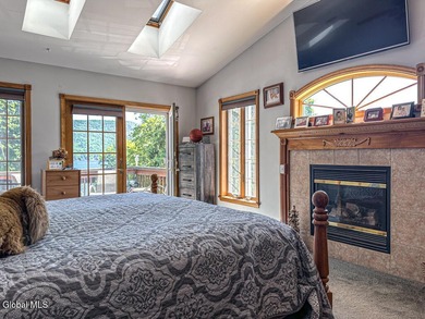 LAKE GEORGE FAMILY COMPOUND House with 11 cabins & 6 motel rooms - photo 25