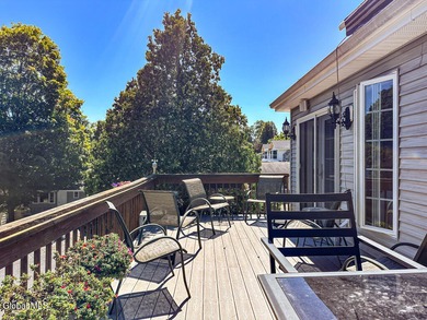 LAKE GEORGE FAMILY COMPOUND House with 11 cabins & 6 motel rooms - photo 27
