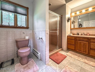 LAKE GEORGE FAMILY COMPOUND House with 11 cabins & 6 motel rooms - photo 28
