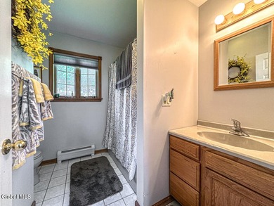 LAKE GEORGE FAMILY COMPOUND House with 11 cabins & 6 motel rooms - photo 31