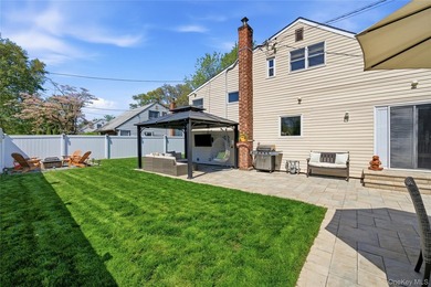 Set in the heart of West Islip, this beautifully updated - photo 32