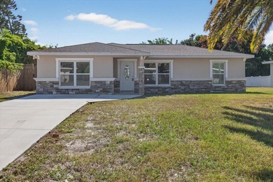 This Beautiful 2 Bedroom 2 Bath Dual Primary has an amazing - photo 3