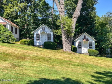 LAKE GEORGE FAMILY COMPOUND House with 11 cabins & 6 motel rooms - photo 38