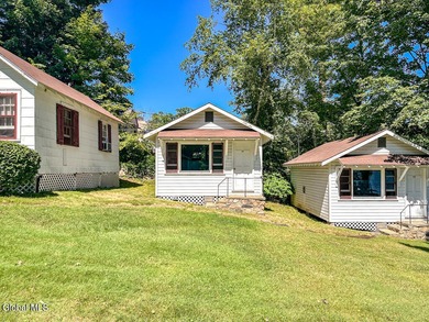 LAKE GEORGE FAMILY COMPOUND House with 11 cabins & 6 motel rooms - photo 40