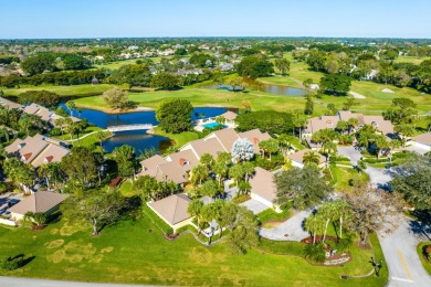 Lake Townhome/Townhouse For Sale in Wellington, Florida