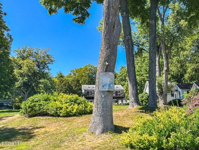 LAKE GEORGE FAMILY COMPOUND House with 11 cabins & 6 motel rooms - photo 45