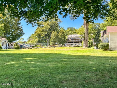 LAKE GEORGE FAMILY COMPOUND House with 11 cabins & 6 motel rooms - photo 46