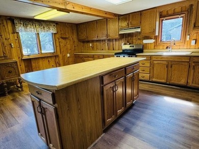Looking for the perfect Up North getaway? This 2-bedroom, 2-bath - photo 4