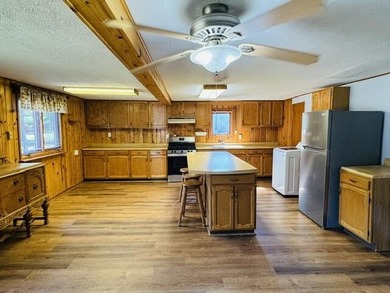 Looking for the perfect Up North getaway? This 2-bedroom, 2-bath - photo 5