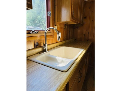 Looking for the perfect Up North getaway? This 2-bedroom, 2-bath - photo 10