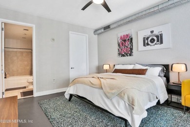 Wake up to breathtaking sunrise views over Lake Eola from this - photo 15