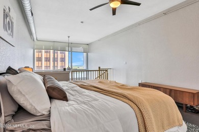 Wake up to breathtaking sunrise views over Lake Eola from this - photo 16