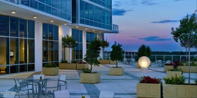 Wake up to breathtaking sunrise views over Lake Eola from this - photo 21