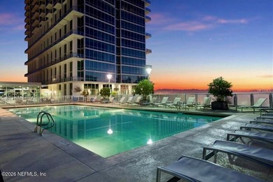 Wake up to breathtaking sunrise views over Lake Eola from this - photo 23