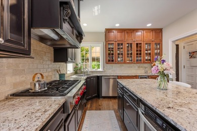 This classic 1928 Tudor Revival estate, within the Kingston Pike - photo 10