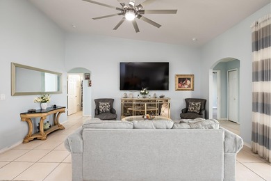 Welcome to 591 SE Chapman Avenue - a spacious, true 4 BD, 3 BA - photo 8