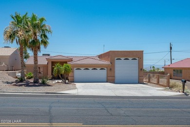 Turn-key and fully furnished Southside pool home with RV garage! - photo 2