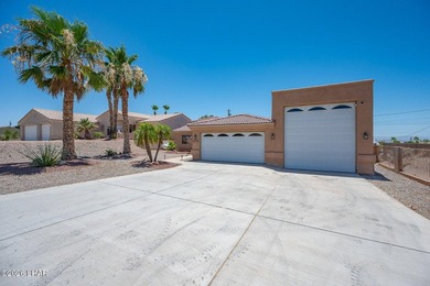 Turn-key and fully furnished Southside pool home with RV garage! - photo 4