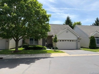 This condo is everyone's dream. Detached Ranch condo with loads - photo 2