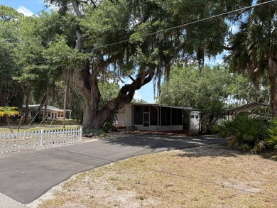 Lake Istokpoga Home For Sale in Sebring Florida