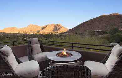 A fabulous hillside contemporary located in Tatum Canyon. This 5