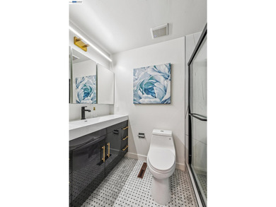 Newly remodeled - chic and move-in ready. Spacious 3-bedroom - photo 22
