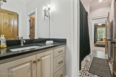 Beautiful Custom Built Home only 6 years old with Chef's Kitchen - photo 23