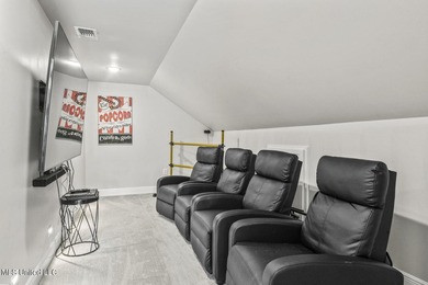 Beautiful Custom Built Home only 6 years old with Chef's Kitchen - photo 25