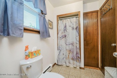 24 Ross Lane - Eltingville, Staten Island Step back in time and - photo 27