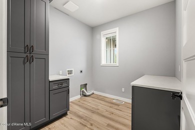 This newly built home sits on a large acreage lot in the heart - photo 37