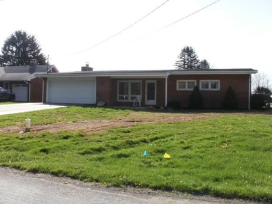 Truely one level living. 3 bedrooms, 2 full baths, one has - photo 1