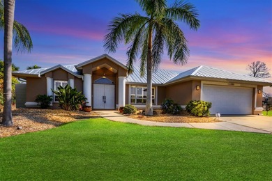 Port Charlotte Waterfront Showstopper - No bridges to open - photo 5