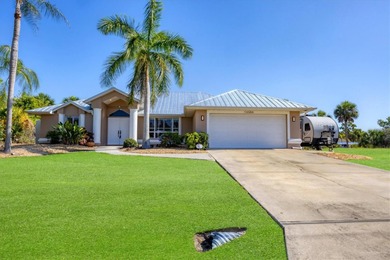 Port Charlotte Waterfront Showstopper - No bridges to open - photo 8