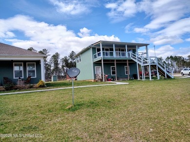 Experience a private country retreat with a winding paved - photo 4
