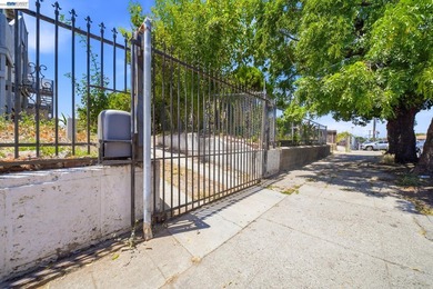 A rare and compelling income-producing opportunity in the heart - photo 4