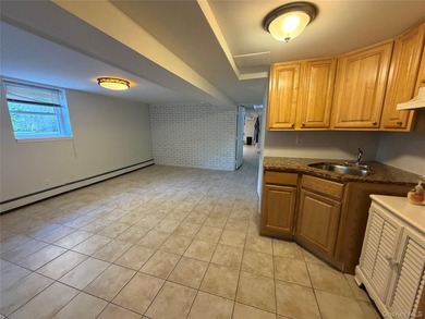 Charming two-dwelling property in the desirable Pelham Bay area - photo 7