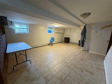 Charming two-dwelling property in the desirable Pelham Bay area - photo 9