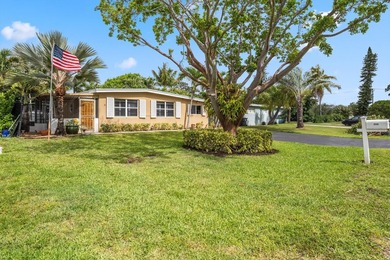 Welcome to this charming and beautifully maintained 3-bedroom - photo 25