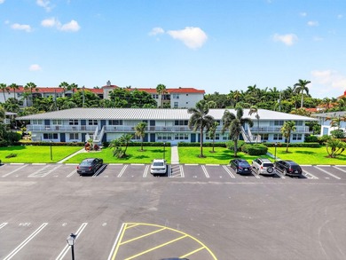 Welcome to this Rare Impeccably Maintained First Floor 2 Bedroom - photo 31