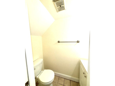 Welcome to this charming two-story townhouse in the Fountains of - photo 8