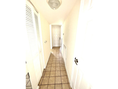Welcome to this charming two-story townhouse in the Fountains of - photo 10