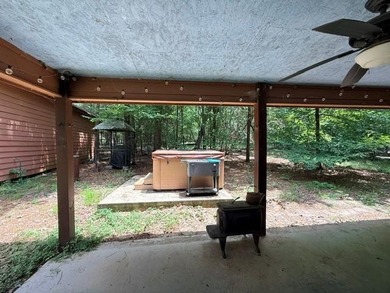 Charming and cozy 2-bedroom, 1.5-bath lake house in a highly - photo 12