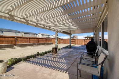 Paid-off solar. A backyard built to enjoy. And a Lennar floor - photo 43