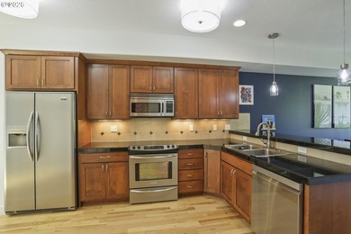 Nestled in the heart of beautiful Cathedral Park in the vibrant - photo 7
