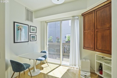 Nestled in the heart of beautiful Cathedral Park in the vibrant - photo 10