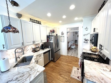 SELLER is MOTIVATED on this Stunning 3 bed 3 bath *Greenbriar* - photo 11